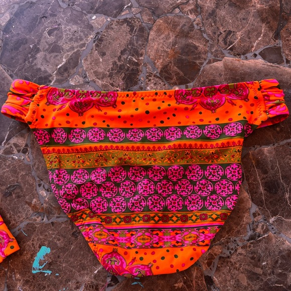 BECCA Magenta  and Orange Floral Mediterranean design - Picture 9 of 14